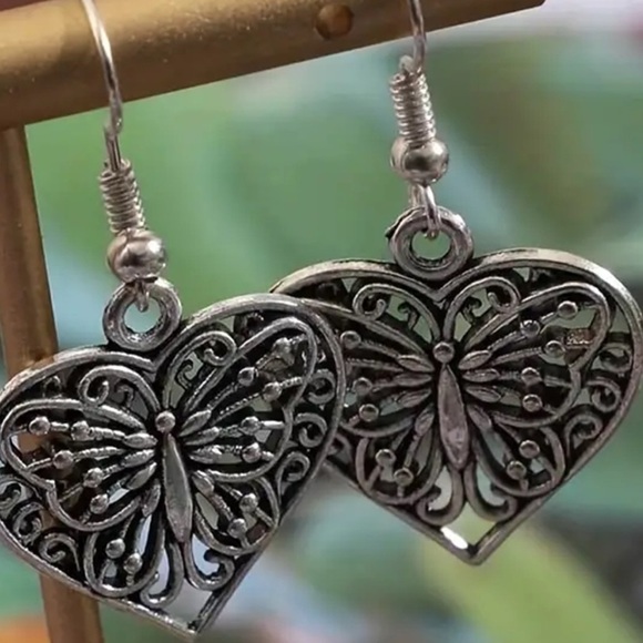 New Retro Butterfly Heart Pendant Earrings in Silver - Picture 3 of 5
